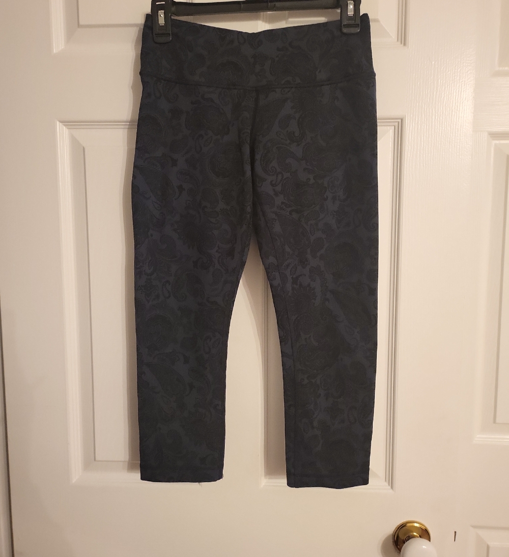 lululemon athletica Navy Black Paisley Capris